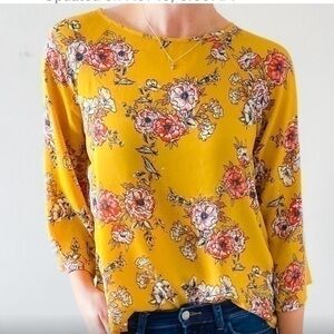 StitchFix Papermoon mustard yellow floral blouse. Sleeve ties. Larie Crew XS